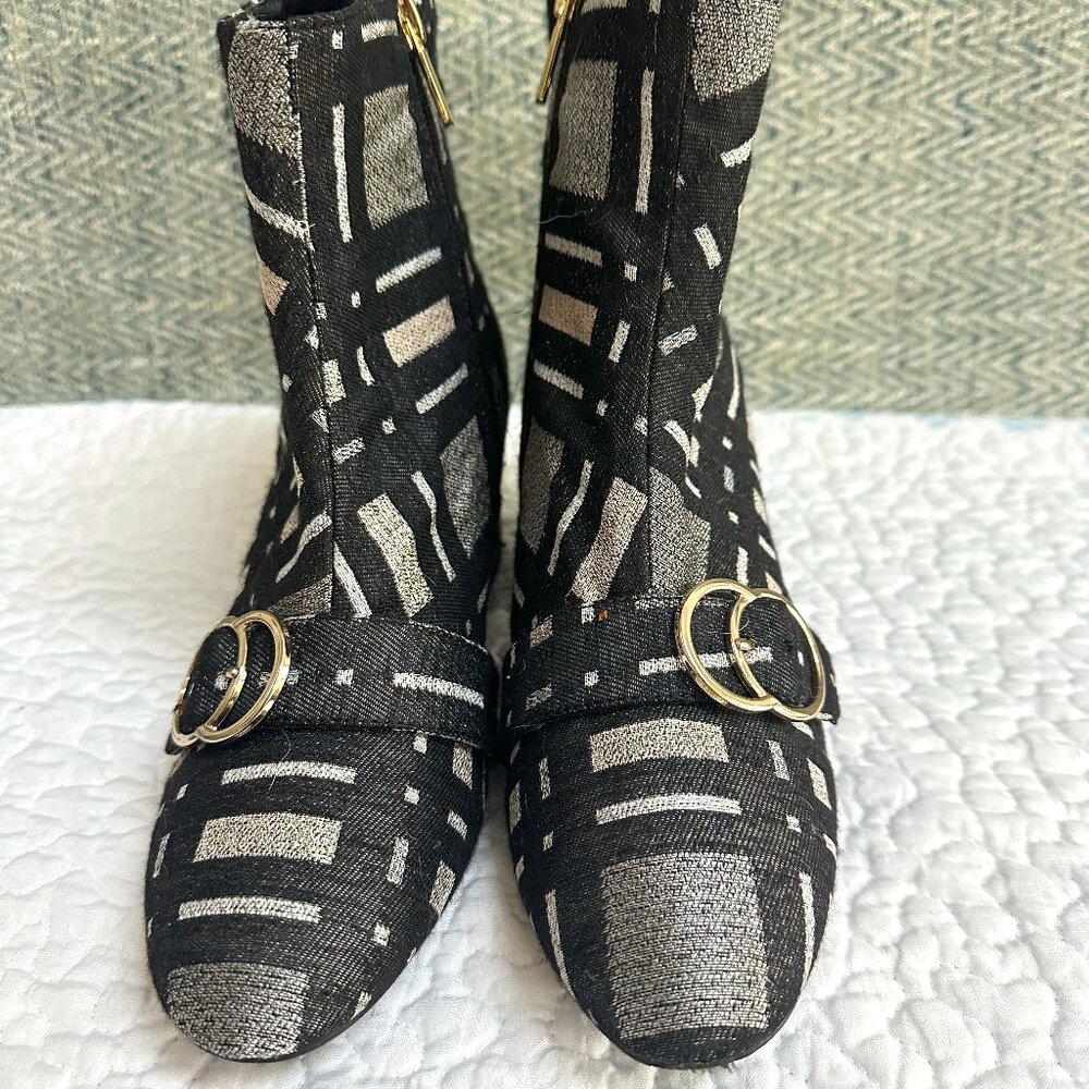 VINTAGE Mod BLEEKER AND BOND. wide  low heel bootie size 7.5